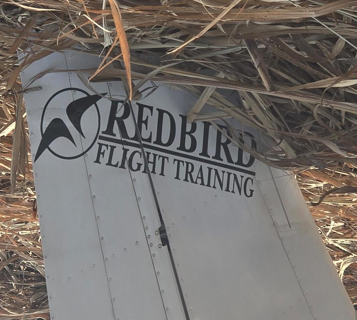 बबलेश्वर पुलिस ने घायल कैप्टन कुणाल मल्होत्रा, साथ ही सहायक उड़ान प्रशिक्षक और प्रशिक्षु गौतम शंकर को अस्पताल पहुंचाया। बबलेश्वर पुलिस ने घायल कैप्टन कुणाल मल्होत्रा, साथ ही सहायक उड़ान प्रशिक्षक और प्रशिक्षु गौतम शंकर को अस्पताल पहुंचाया।